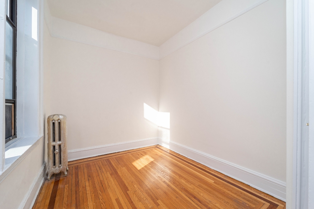 22-5 37th Street - Photo 8