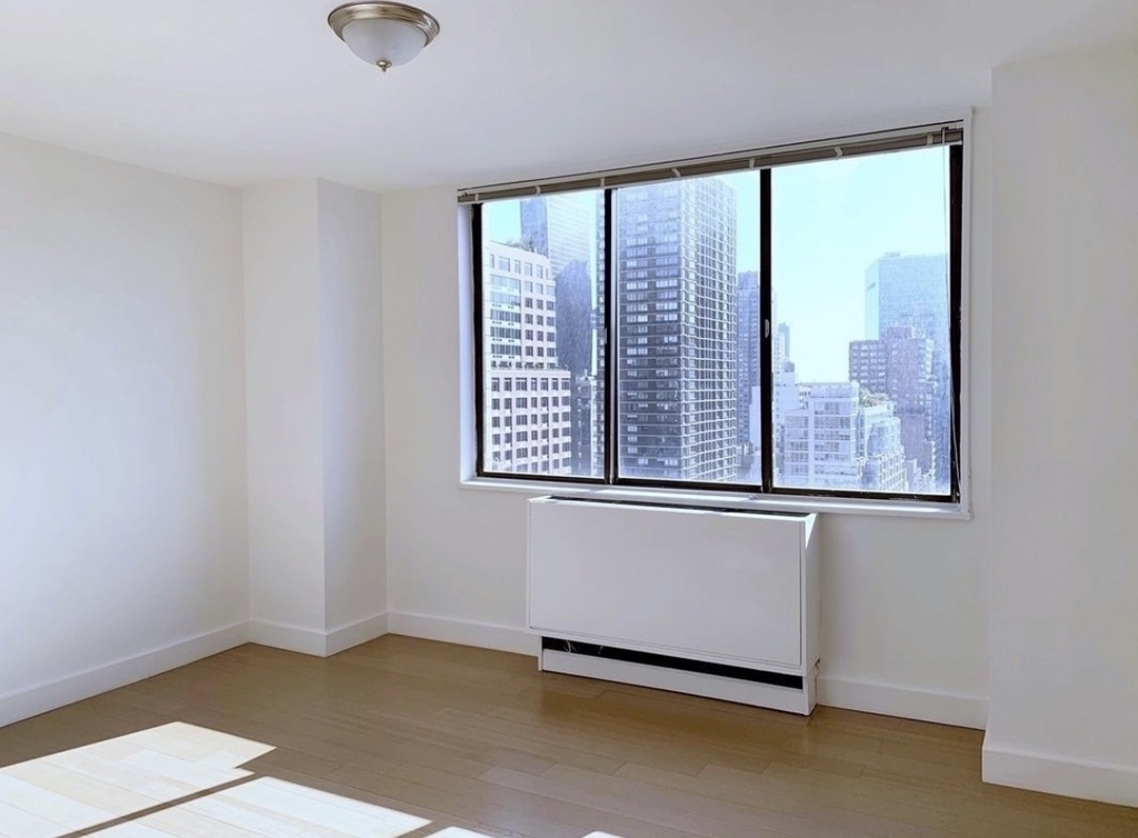 Luxury 1 bedroom in Kips bay  - Photo 2