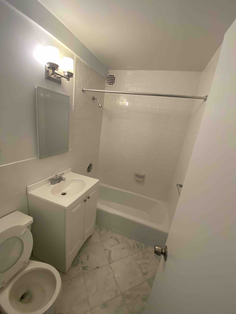 Luxury 1 bedroom in Kips bay  - Photo 4