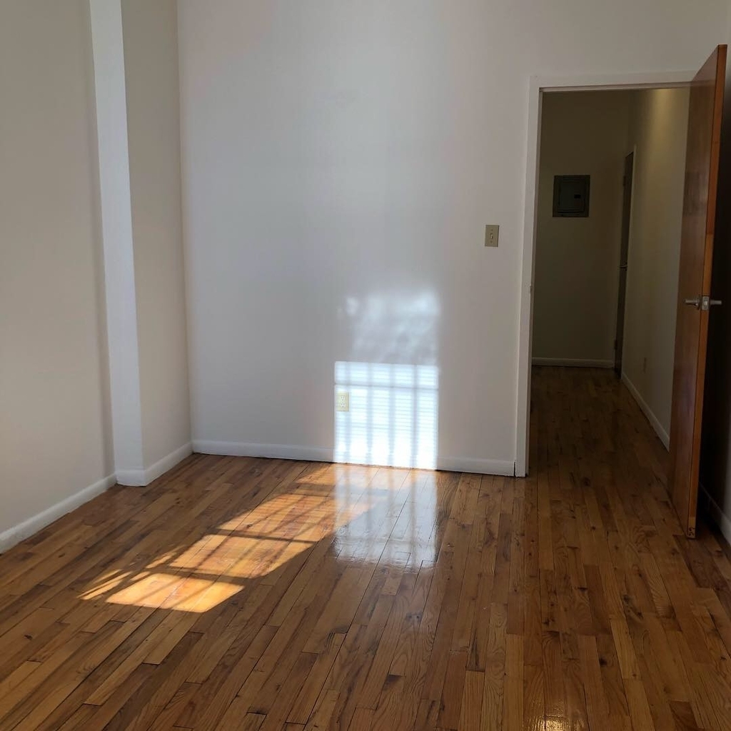 1327 Hancock Street - Photo 6