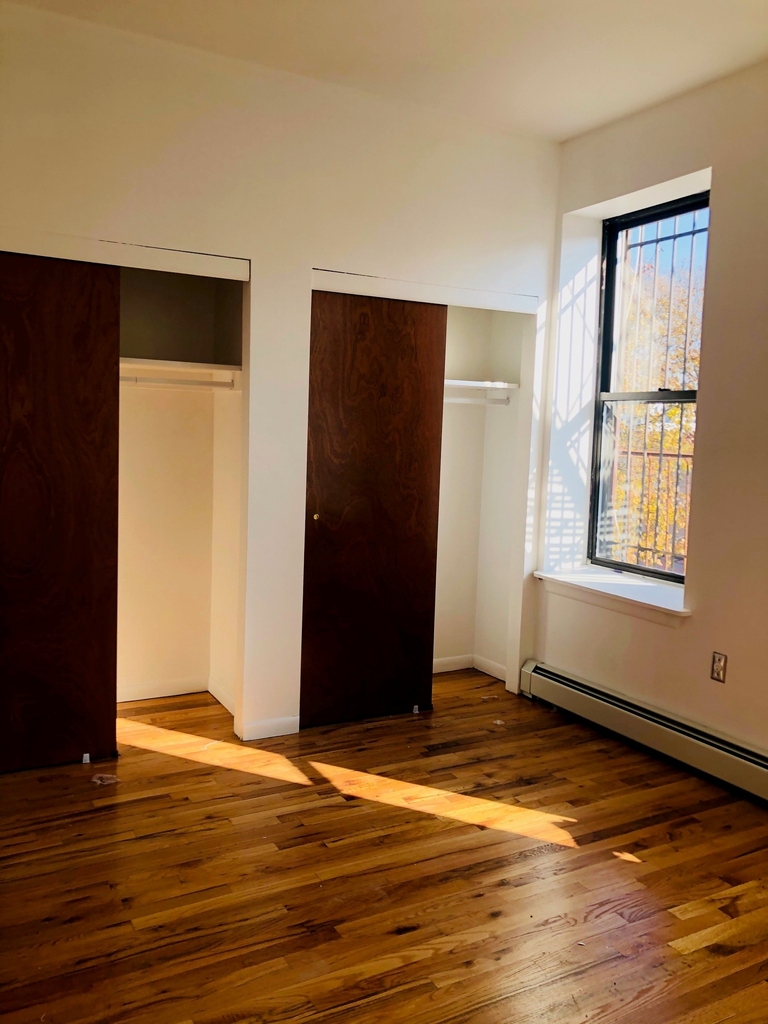 1327 Hancock Street - Photo 4