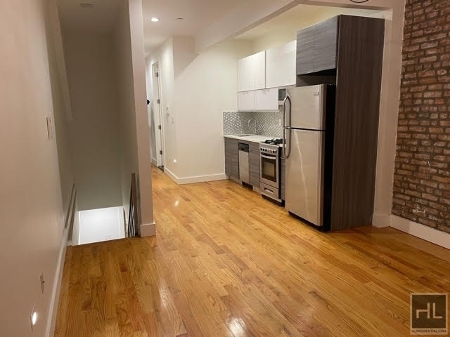 1340 Hancock Street - Photo 2