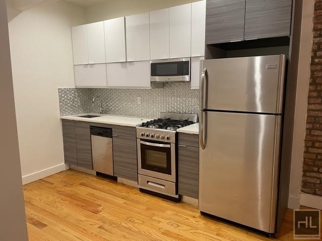 1340 Hancock Street - Photo 1