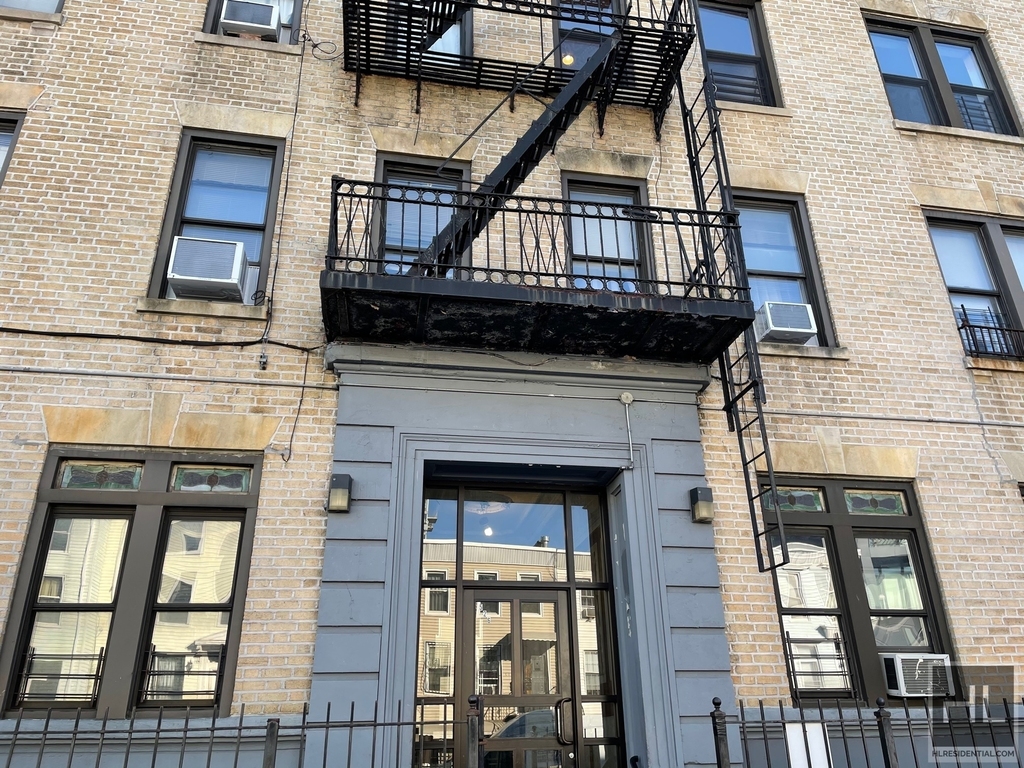 526 Lafayette Avenue - Photo 15