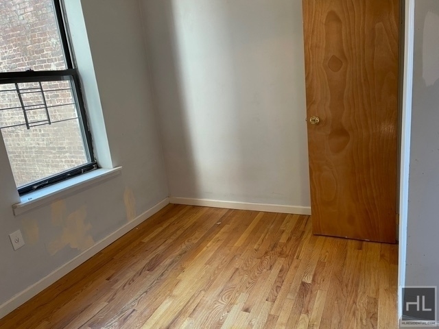 526 Lafayette Avenue - Photo 4