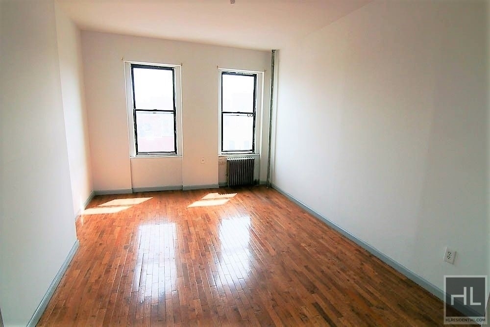 245 Montrose Avenue - Photo 1