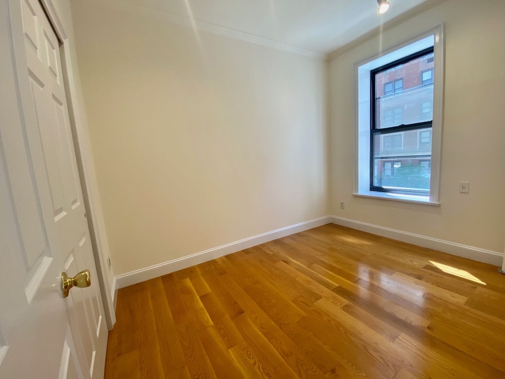 331 Lexington Avenue - Photo 4