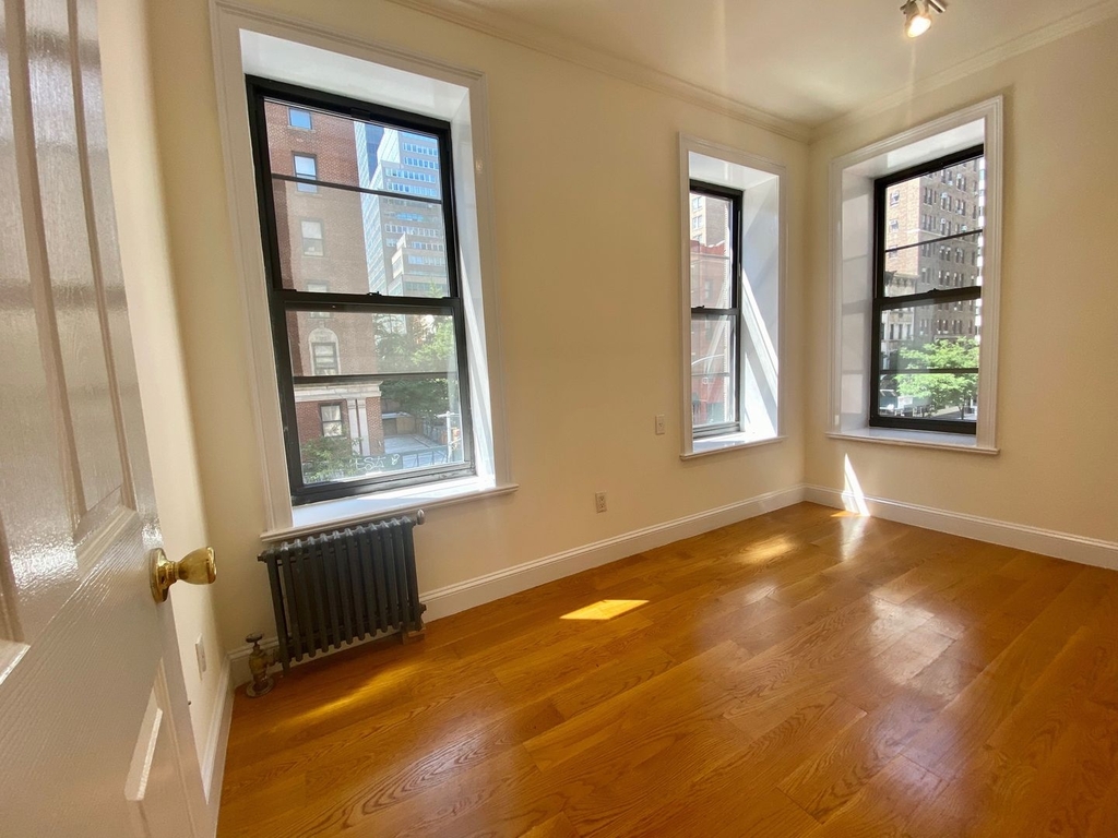 331 Lexington Avenue - Photo 7