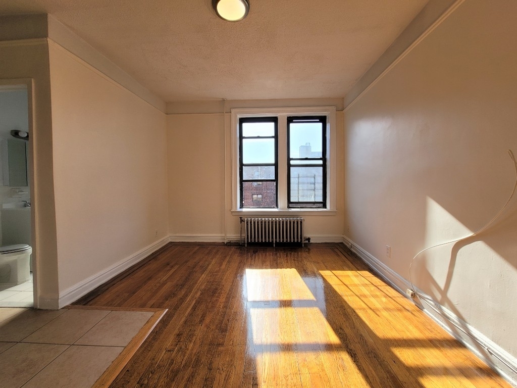 25-21 31st Ave - Photo 3