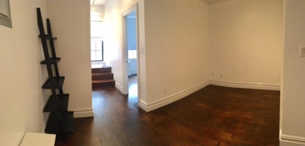 102 Greenwich Avenue - Photo 2