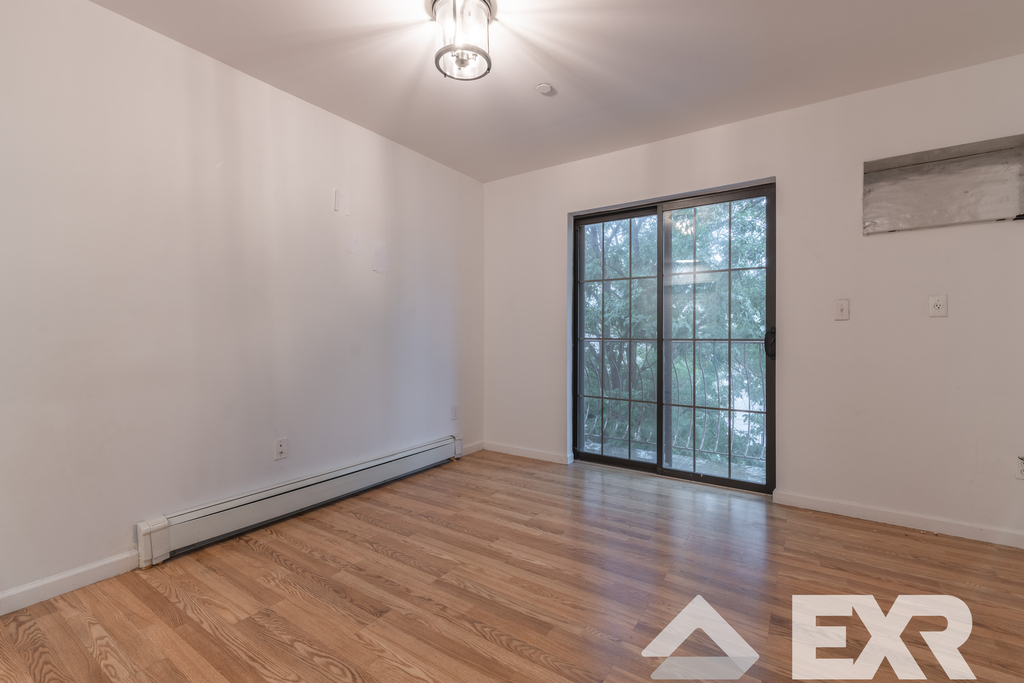 653 Marcy Avenue - Photo 1