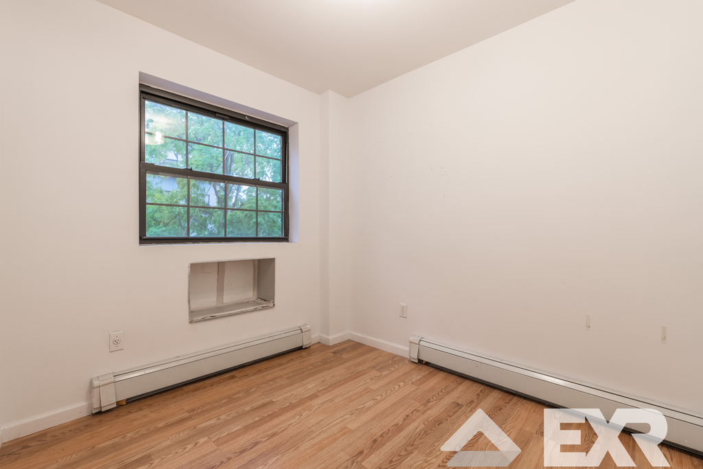 653 Marcy Avenue - Photo 8