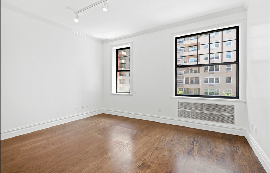 12 Fifth Avenue - Photo 2