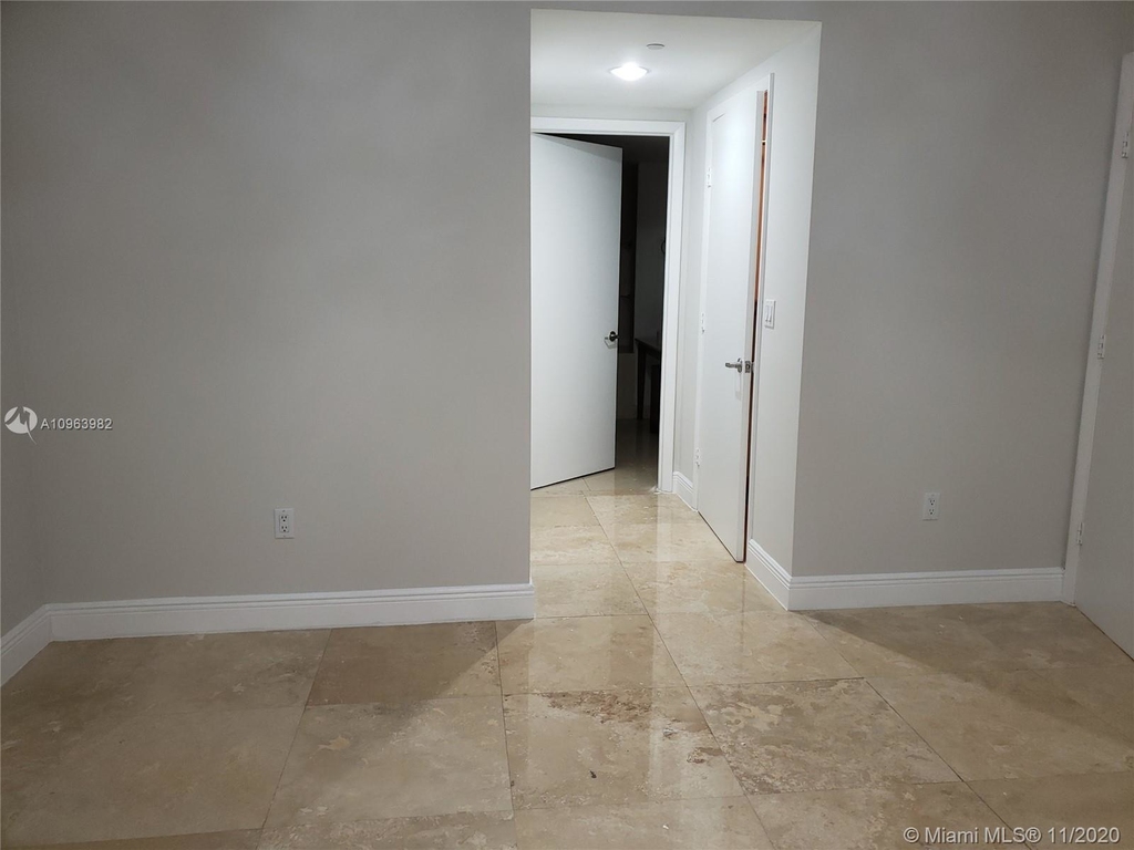 465 Brickell Ave - Photo 6