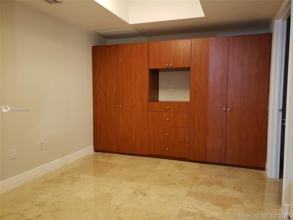 465 Brickell Ave - Photo 14