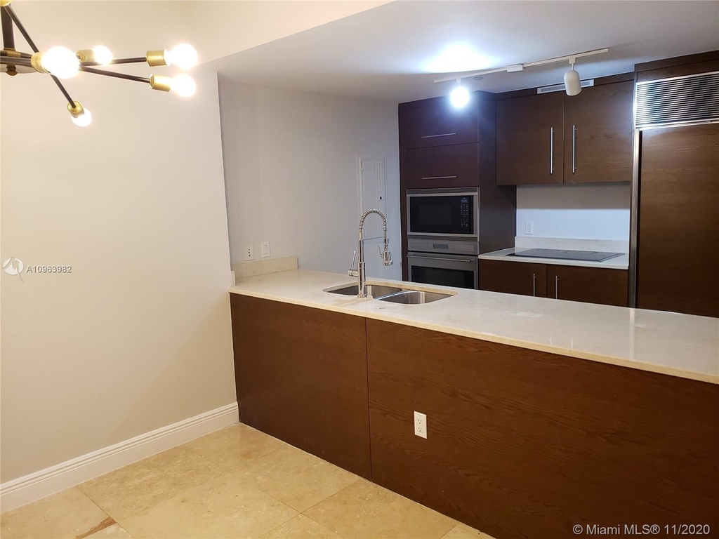 465 Brickell Ave - Photo 2