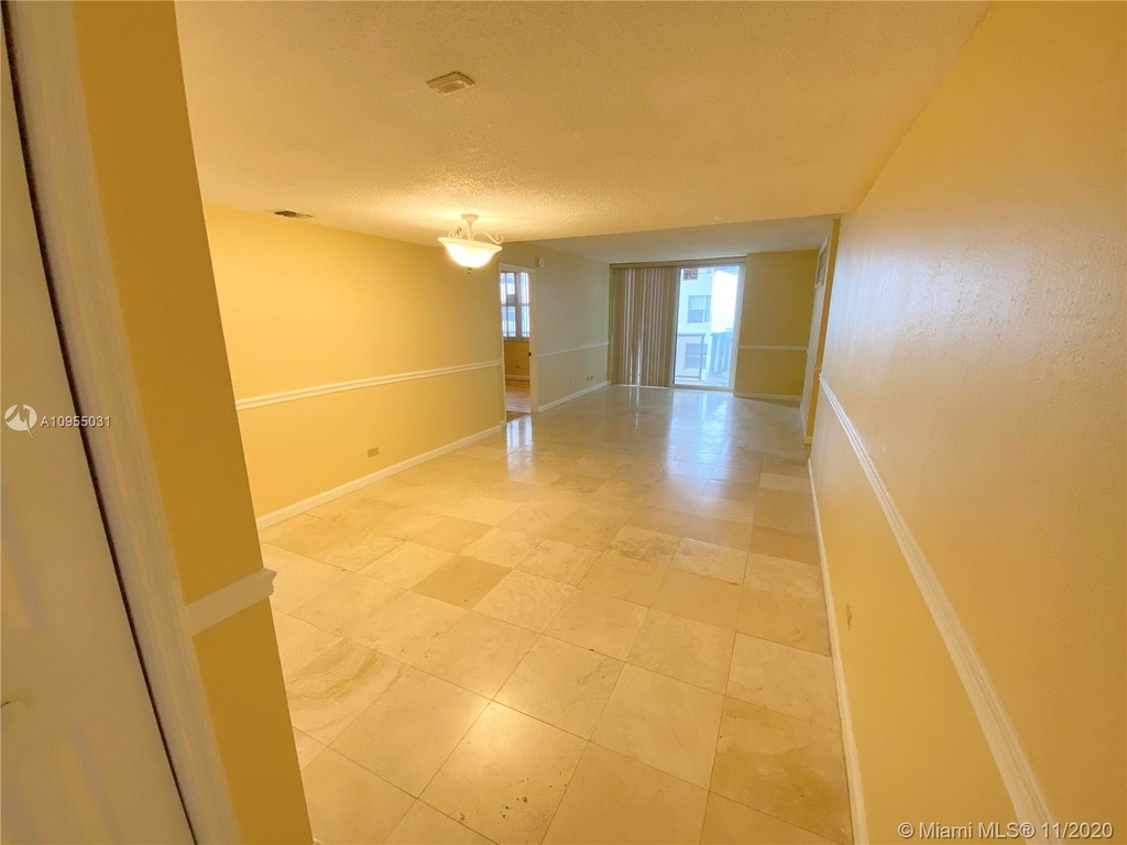 6039 Collins Ave - Photo 0