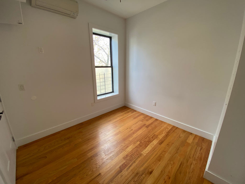 279 Kosciuszko Street - Photo 4