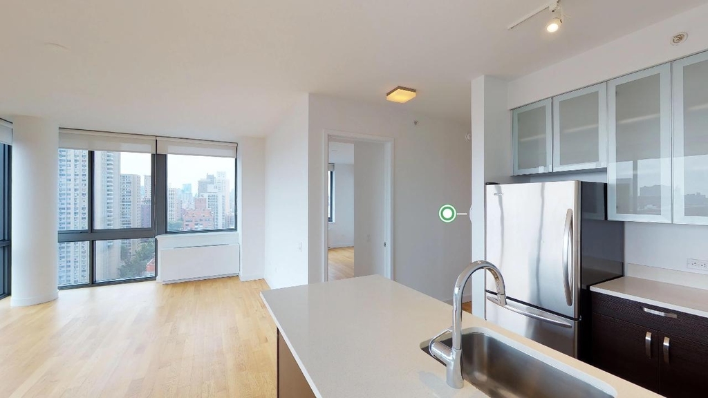 808 Columbus Avenue - Photo 6