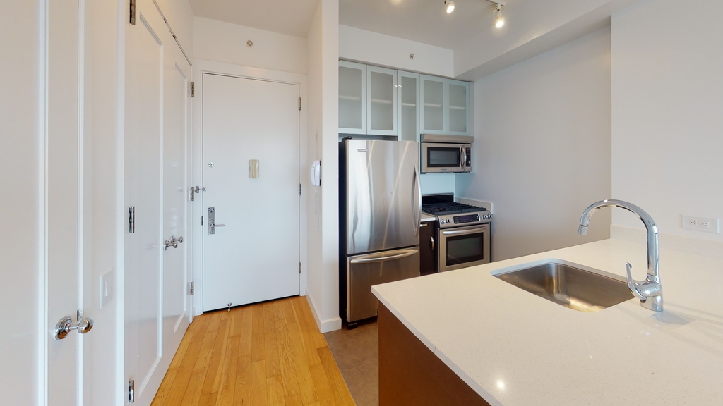 808 Columbus Avenue - Photo 5