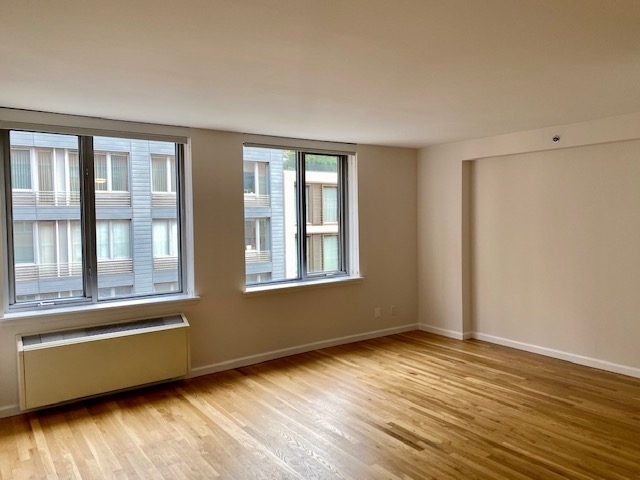 120 West 21st Street - Photo 2