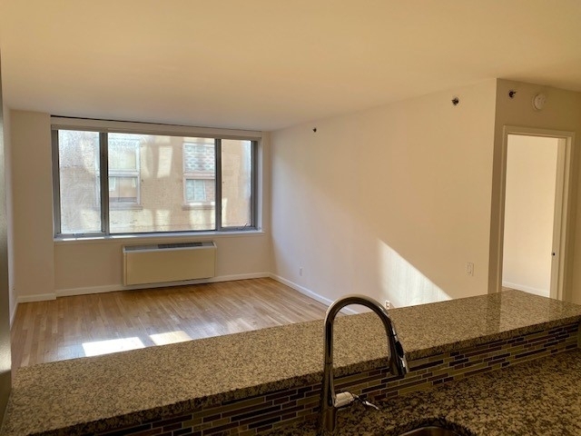 120 West 21st Street - Photo 8