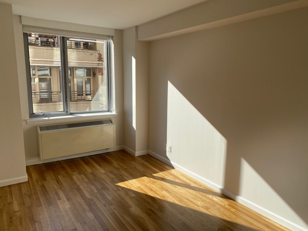 120 West 21st Street - Photo 6