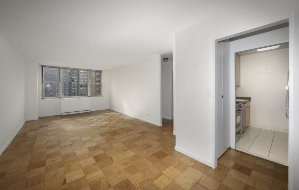 363 West 30th Street, Unit 307 - Photo 2