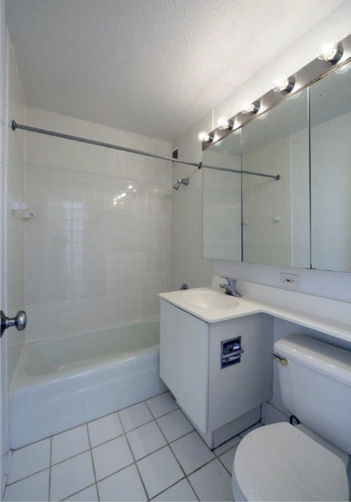 363 West 30th Street, Unit 307 - Photo 3