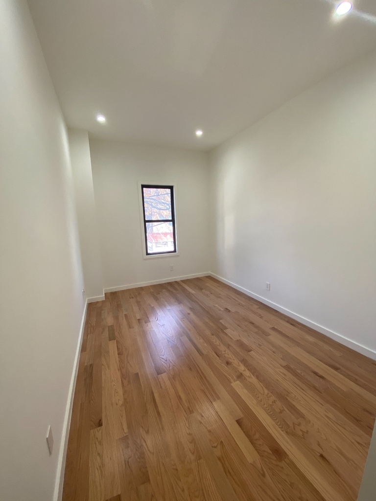 452 East New York Avenue - Photo 4