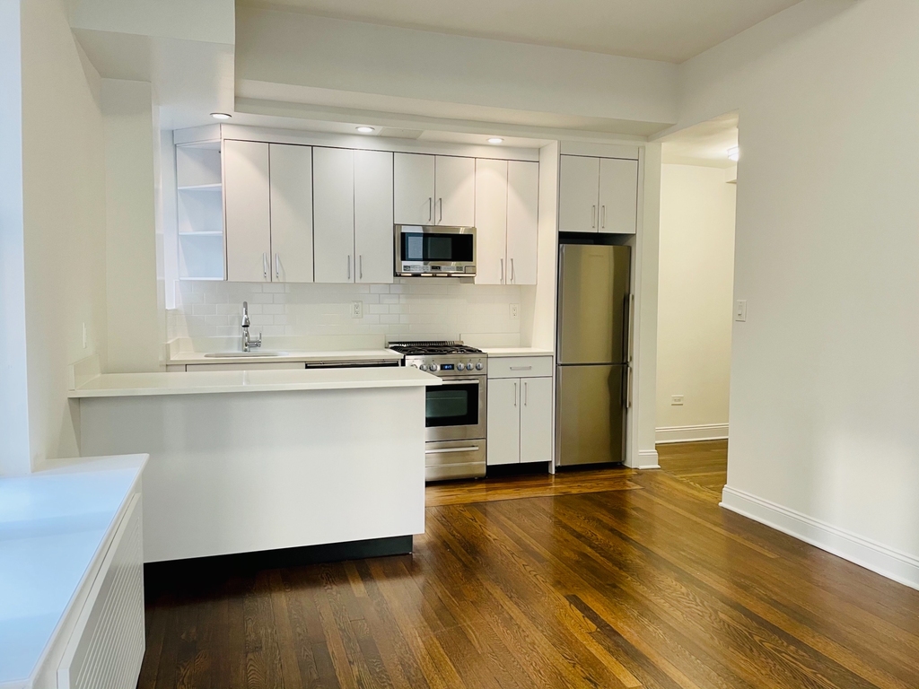 140 East 46th Street - Photo 1