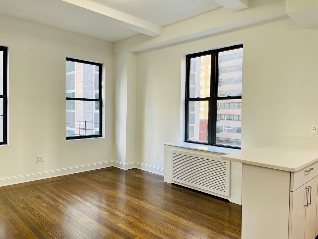 140 East 46th Street - Photo 2