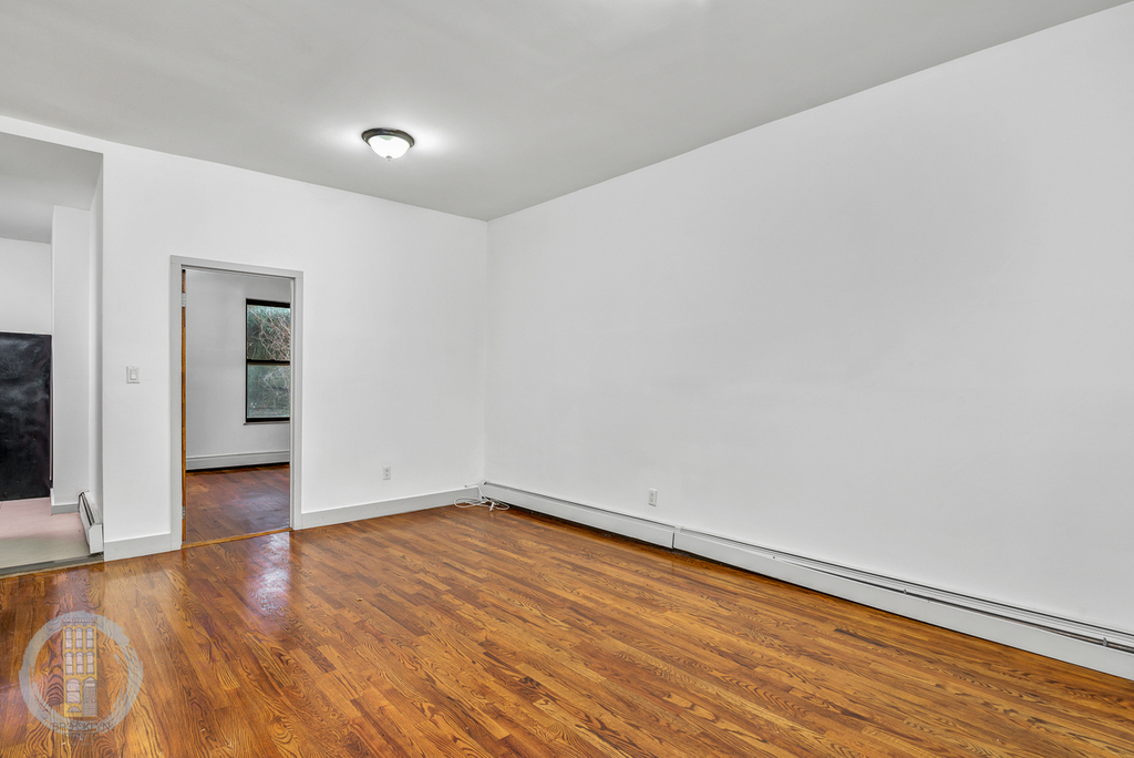 565 Chauncey Street - Photo 4