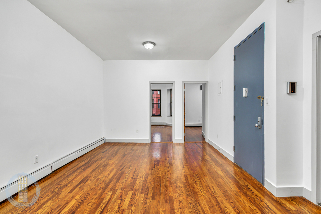 565 Chauncey Street - Photo 2