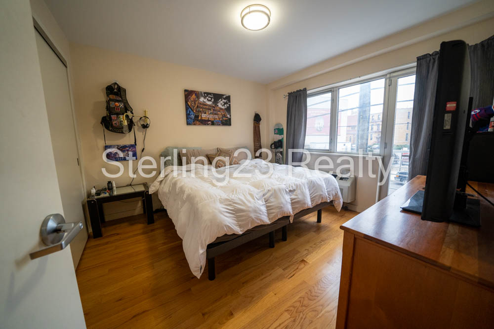 23-15 Astoria Boulevard - Photo 6