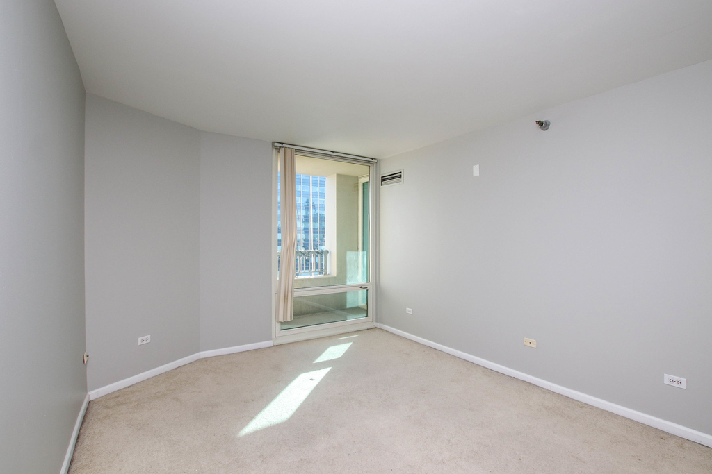 345 North Lasalle Boulevard - Photo 15