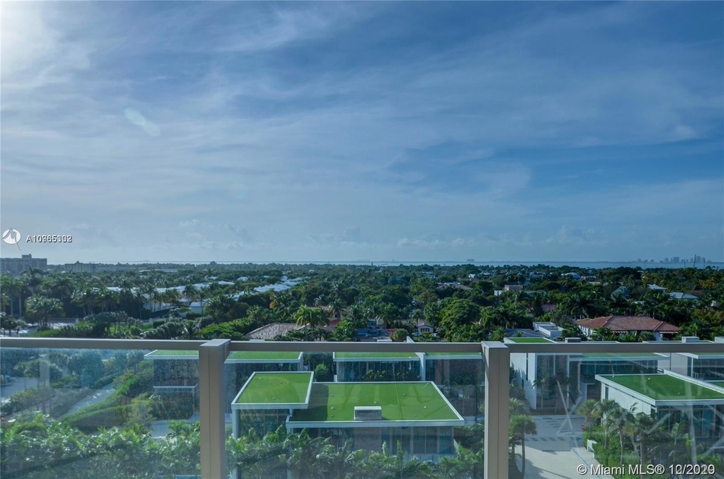 360 Ocean Dr - Photo 1