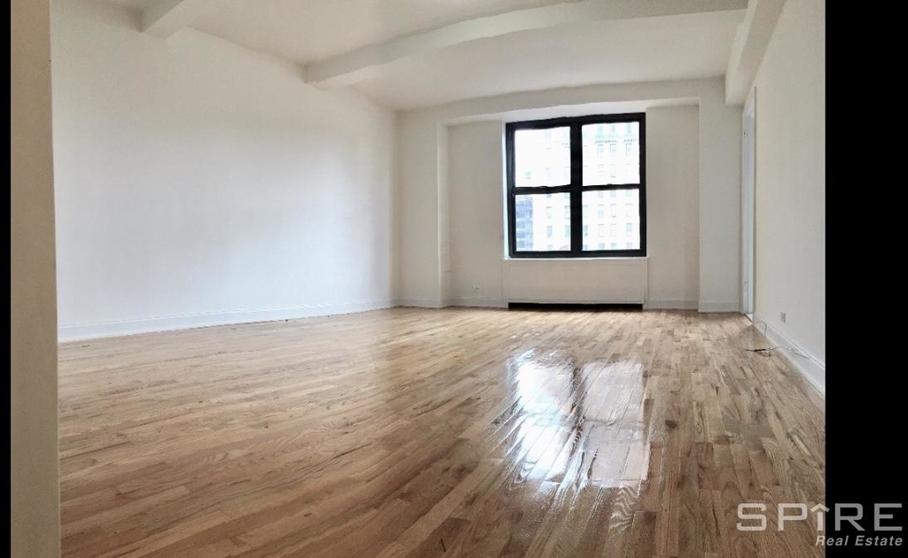 200 West 16th Street - Photo 2