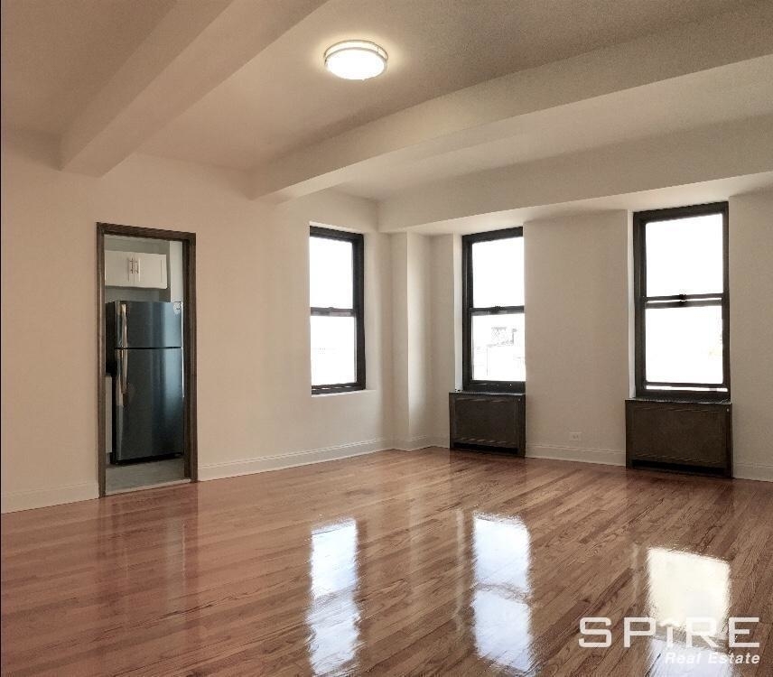 200 West 16th Street - Photo 0