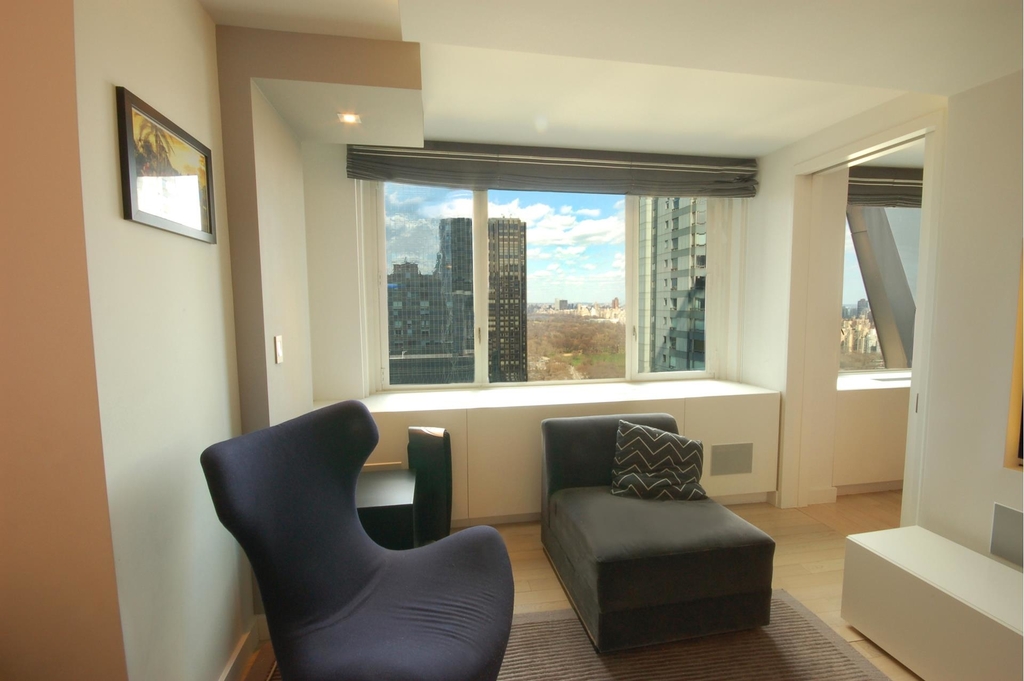 322 W 57th St - Photo 3