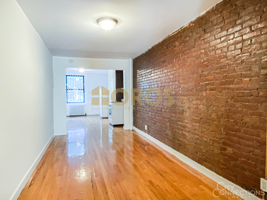 337 East 10th Street - Photo 3