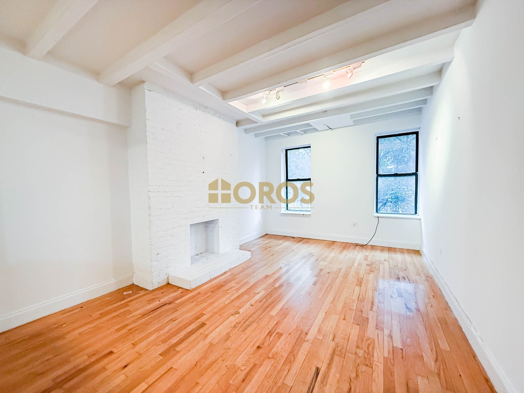 343 East 10th Street - Photo 0