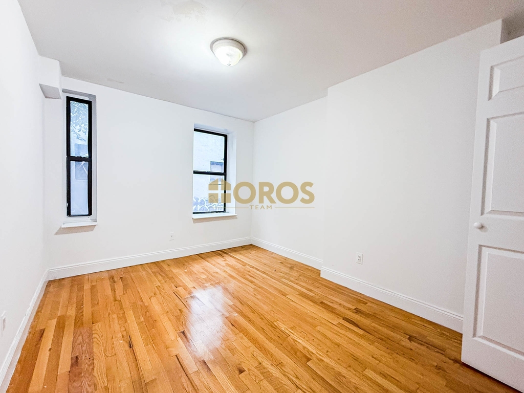 343 East 10th Street - Photo 8