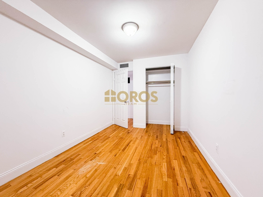 343 East 10th Street - Photo 7