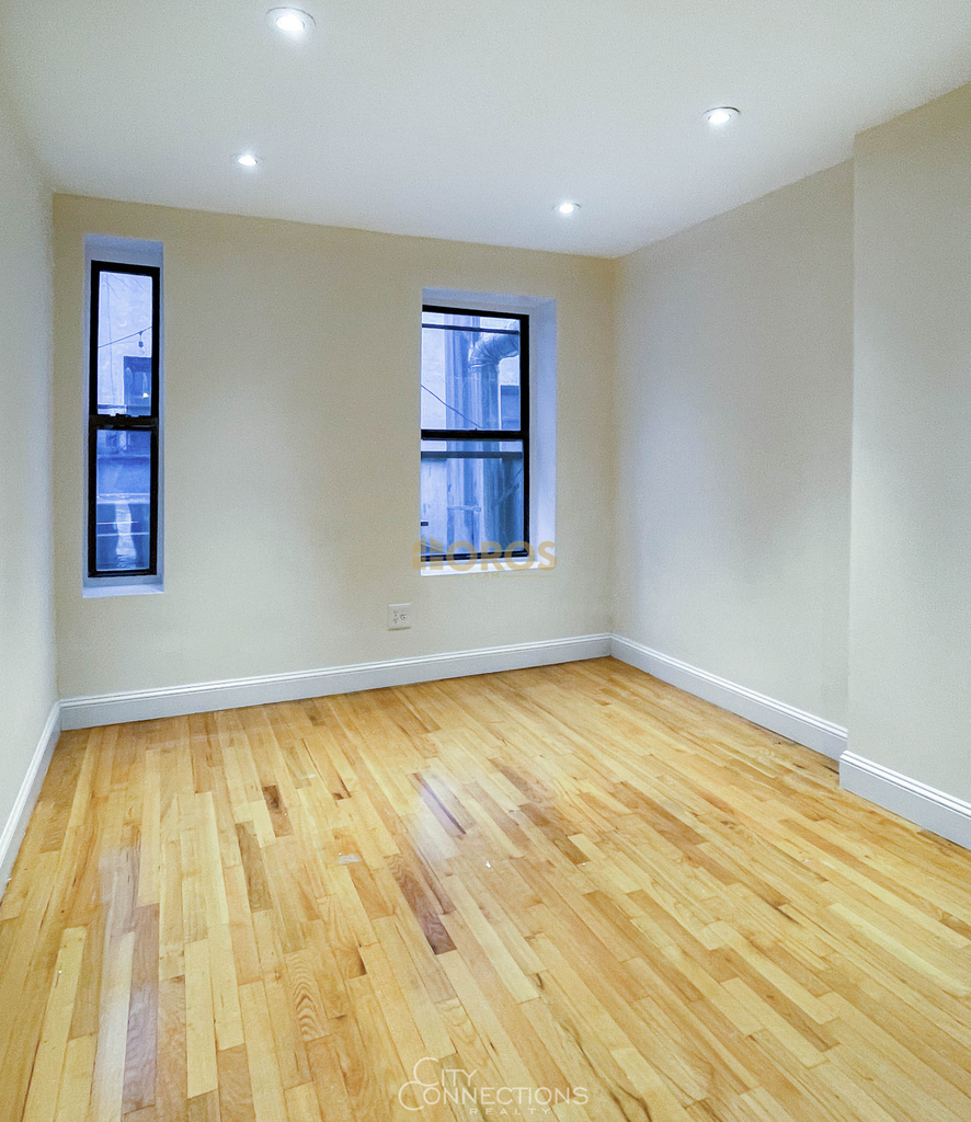 343 East 10th Street - Photo 1