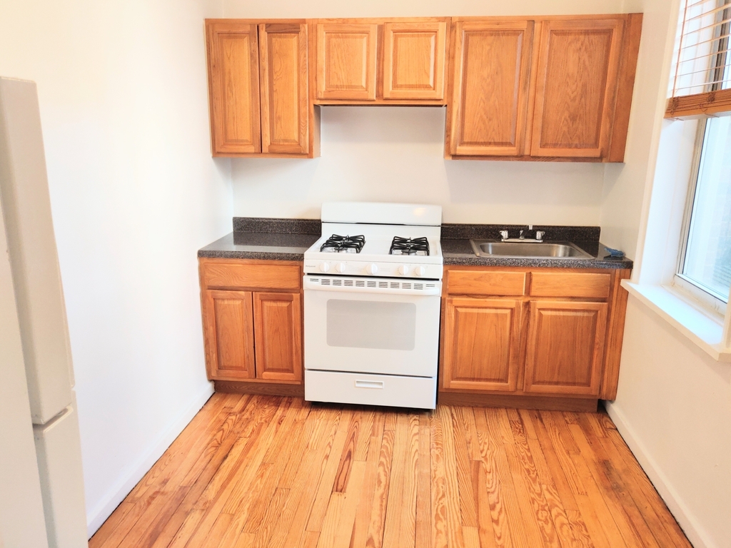 511 West 232nd Street - Photo 4