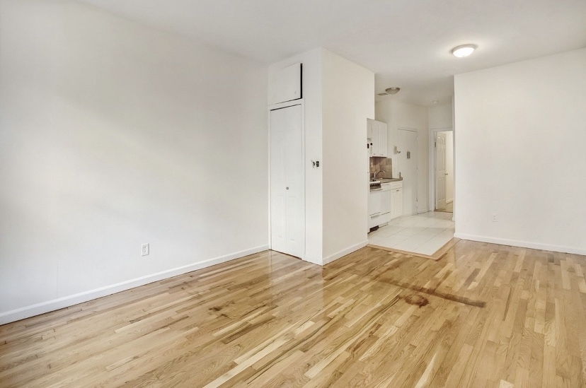 416 East 73rd Street - Photo 2