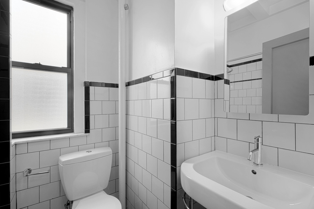 19 West 69th Street - Photo 5