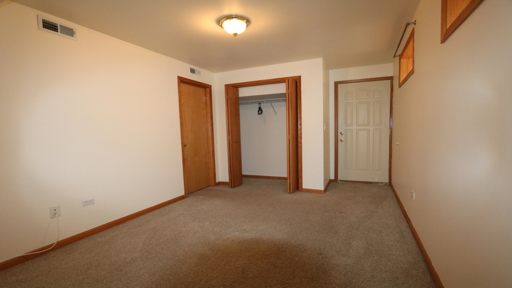 1086 North Marshfield Avenue - Photo 18