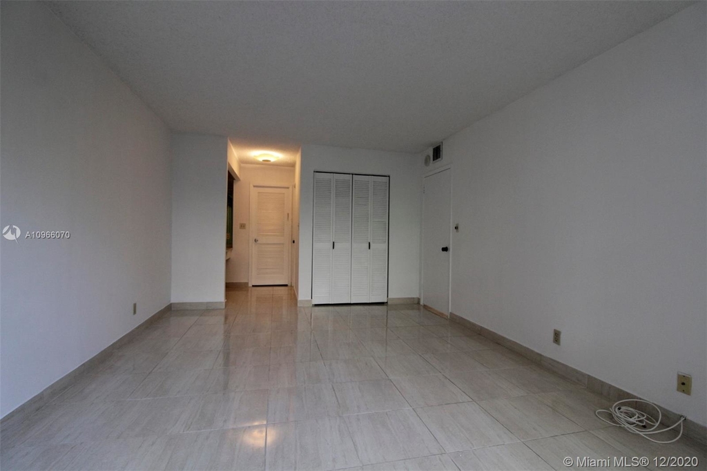 2500 Parkview Dr - Photo 10